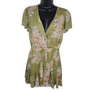 Francesca's NWT Mi Ami floral shorts romper size Small